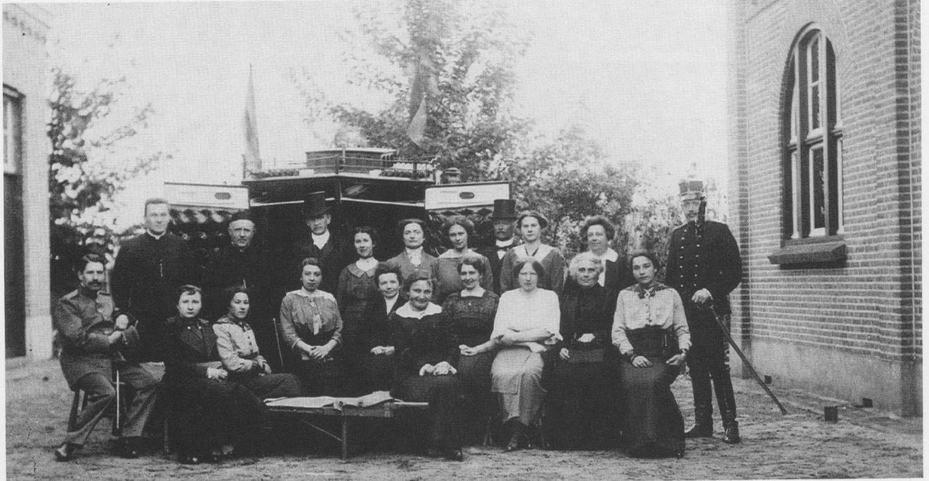 RodeKruis_comité_1914_nu